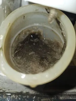 Dirty ice machine