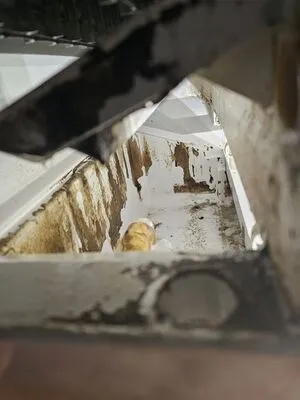 Dirty ice machine